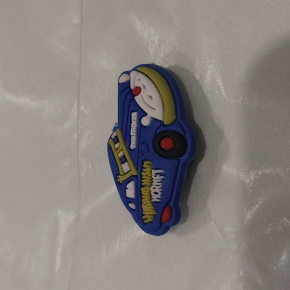 4 PCS of figurine shoe charms New. - Picture 4 of 8